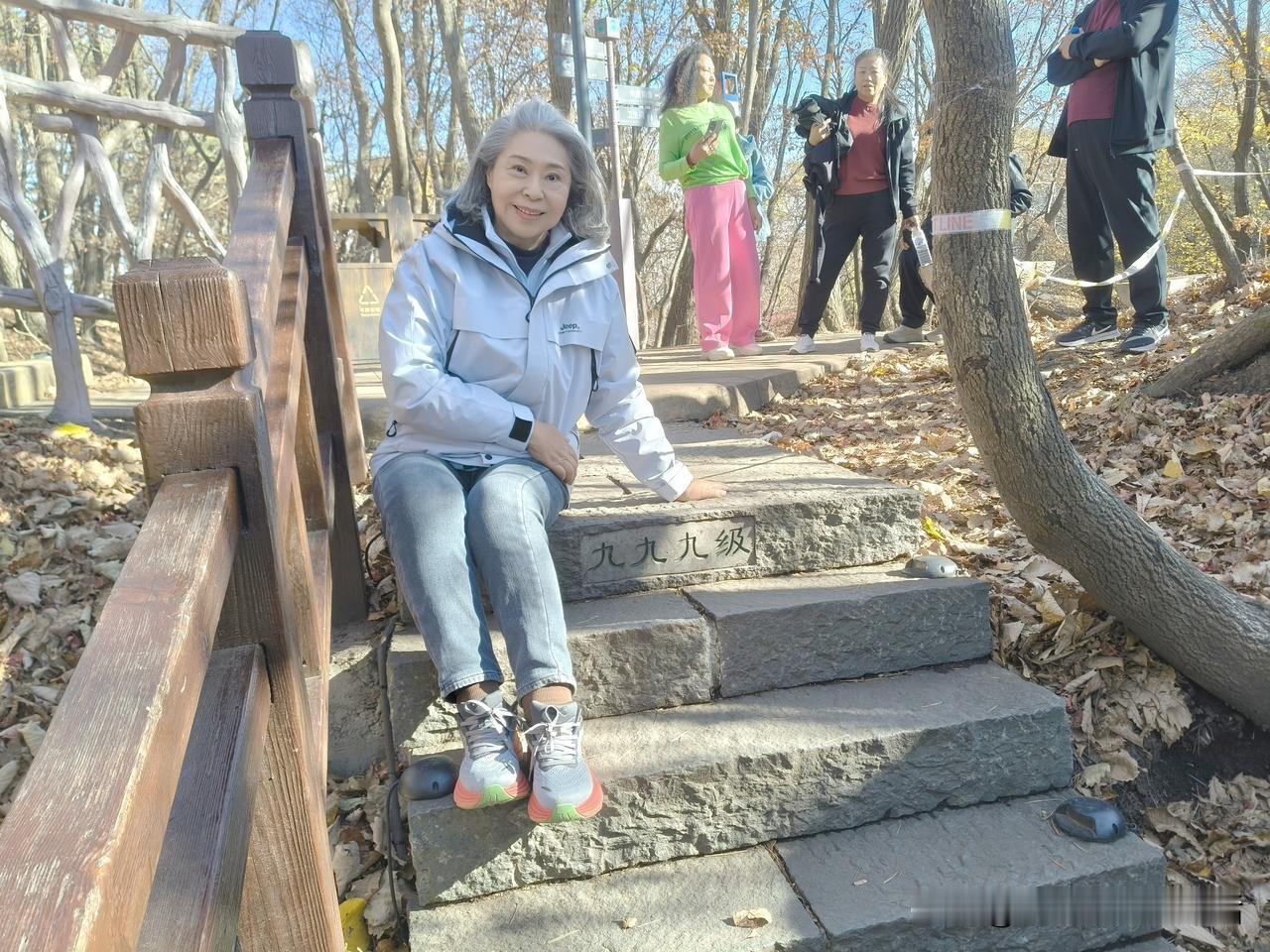 分享你旅游时拍的照片白发笑颜并肩，岁月静好不过如此