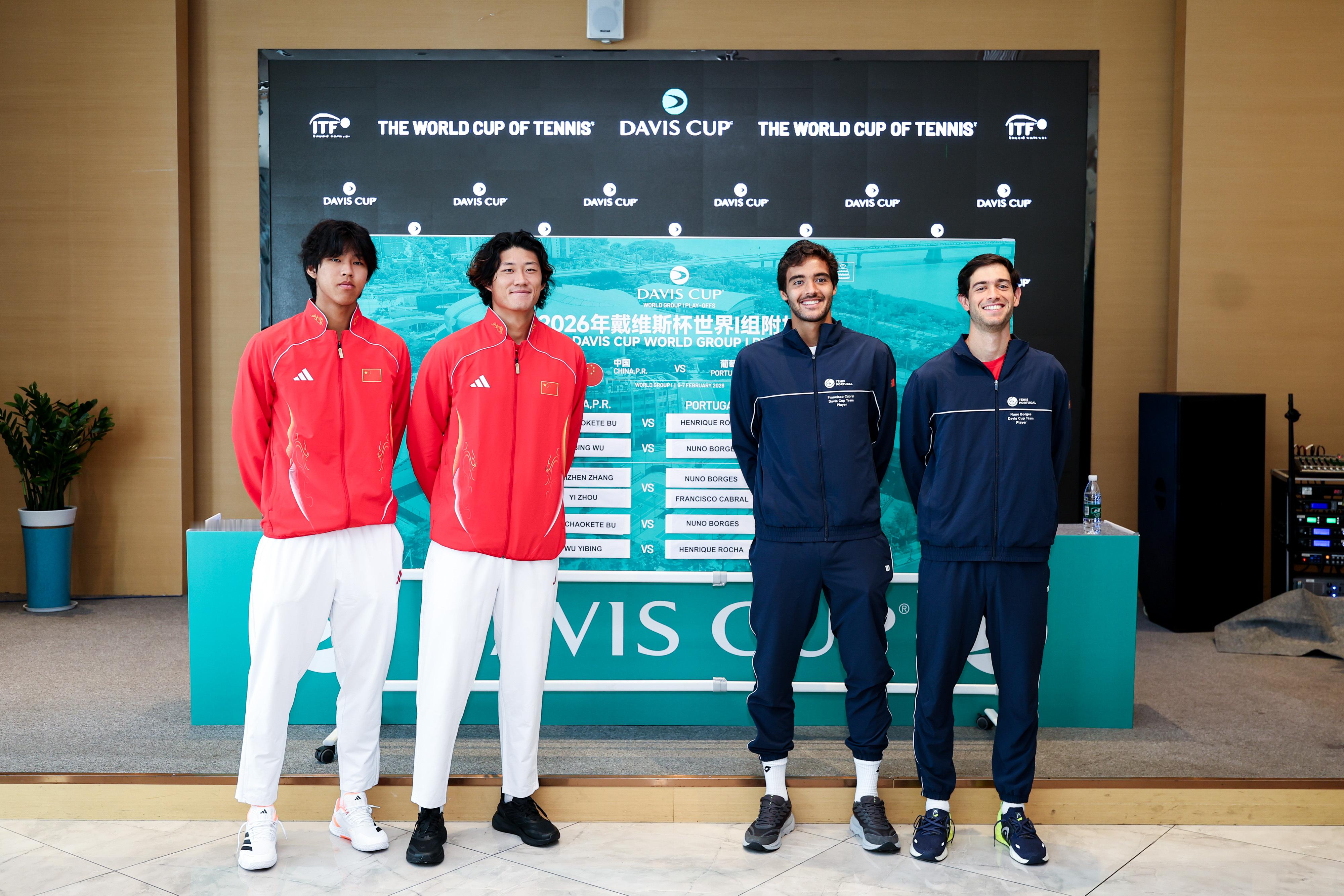 张之臻/周意 6-4、3-6、6-4 击败博尔热斯/卡布拉尔，中国队2-1领先葡