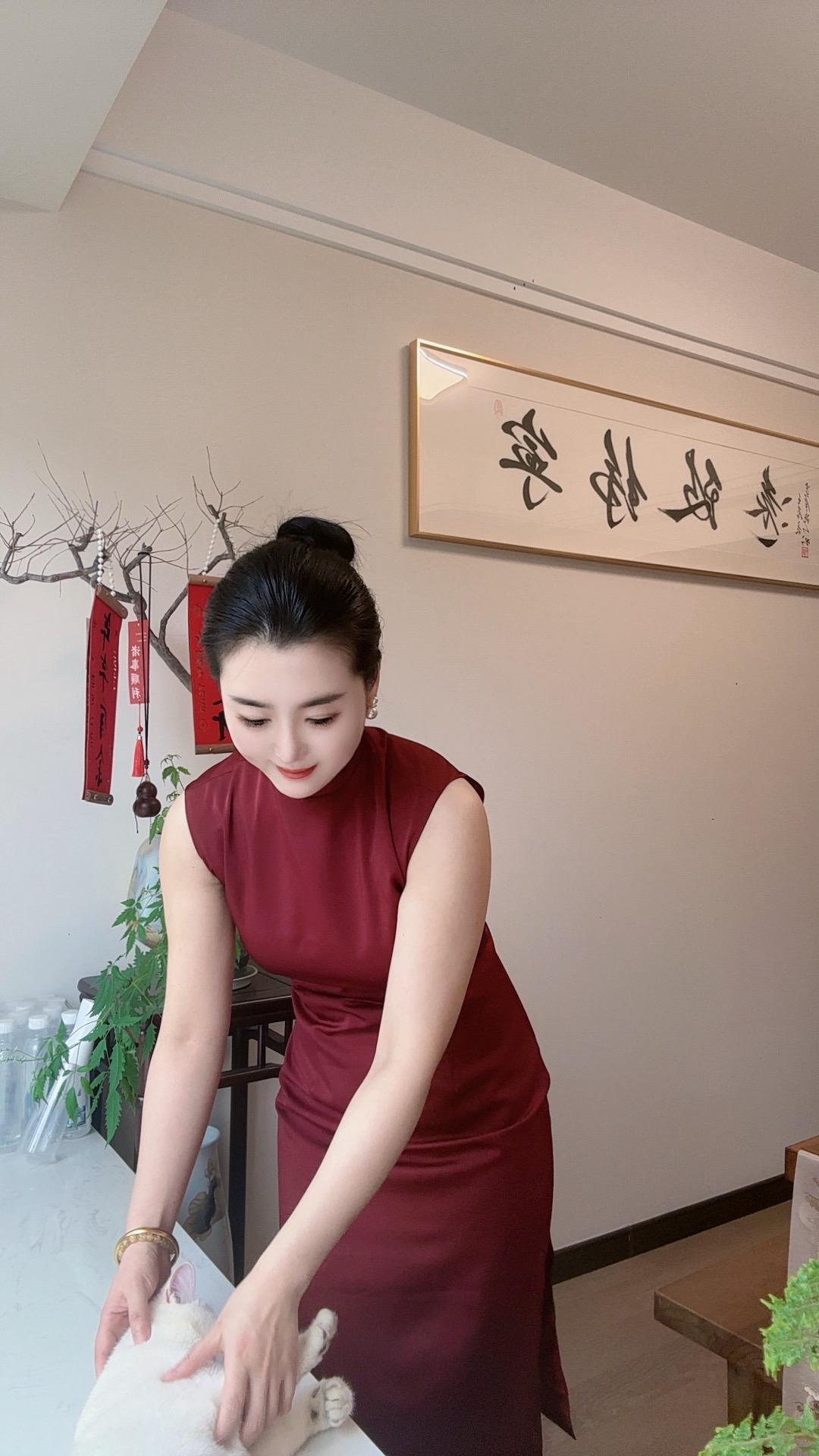 最好的感情～不一定在身边～但一定在心上～人这一辈子会遇到很多人～有的擦...