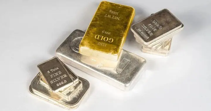 一觉醒来，金饰克价一夜大跌上百元，多品牌设置1-5%退货手续费