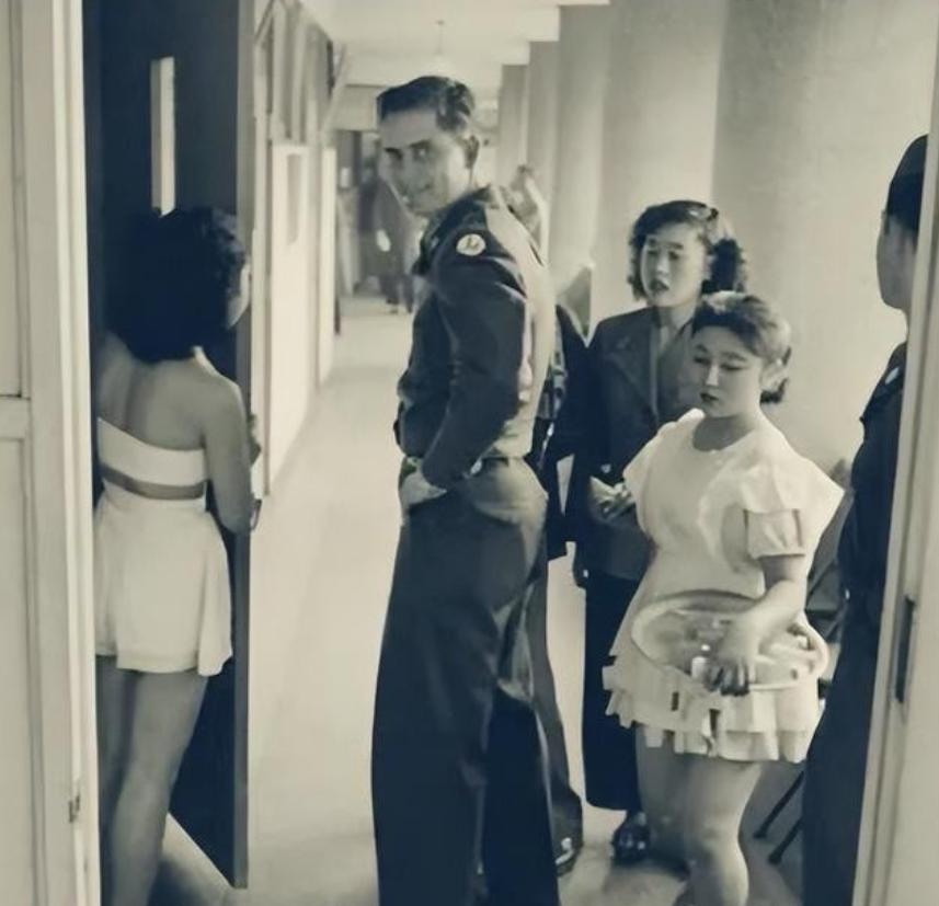 1946年，美军为了进行一项秘密研究，竟然强迫十名带有梅毒的女性，和上千名囚犯同