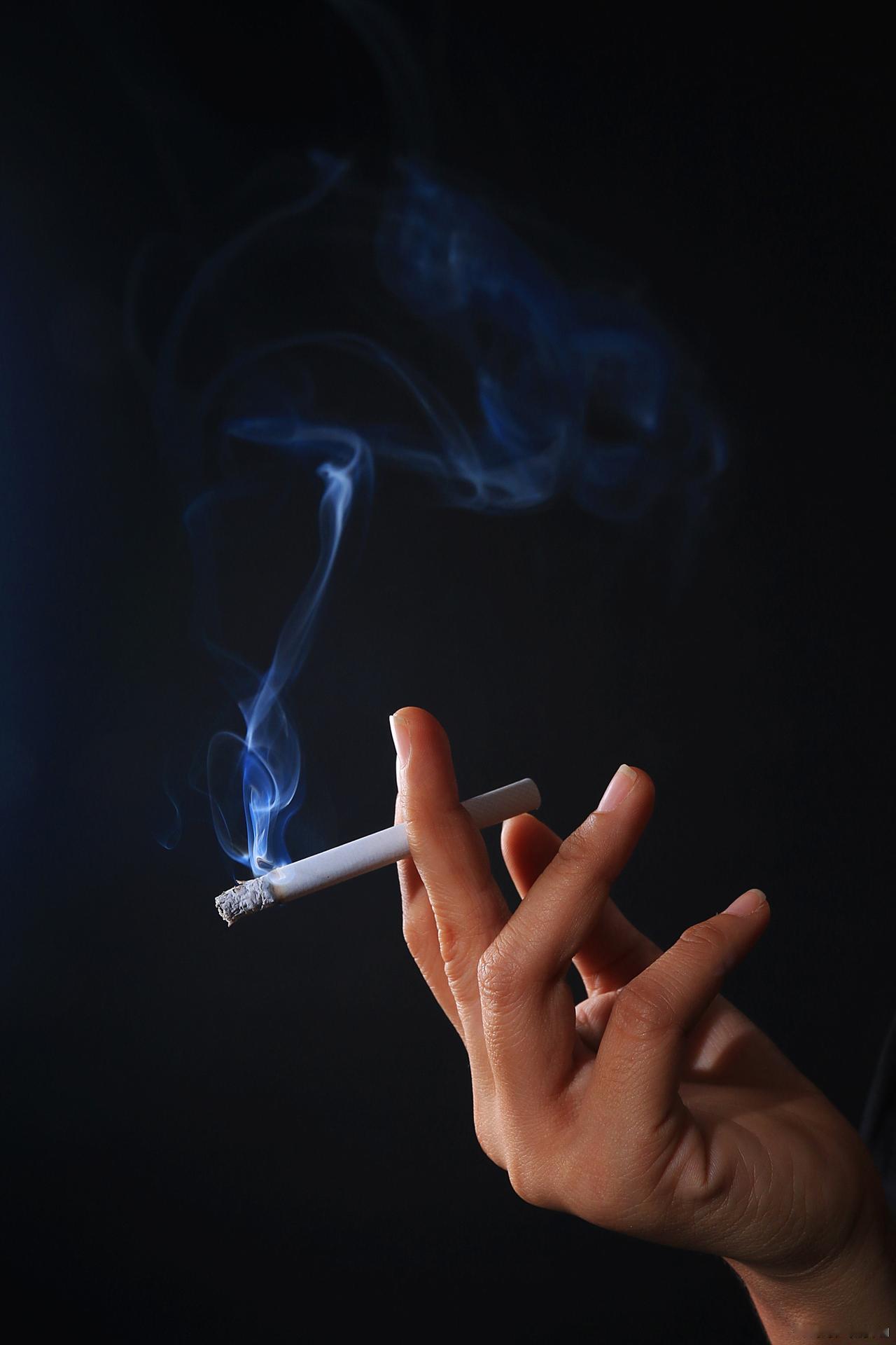 虽然我不喜欢抽烟，也讨厌烟味，但却阻止不了别人抽烟。与其被迫吸二手烟，倒不如设置