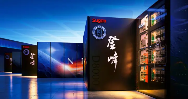 「十万卡时代」，谁在定义新标准？