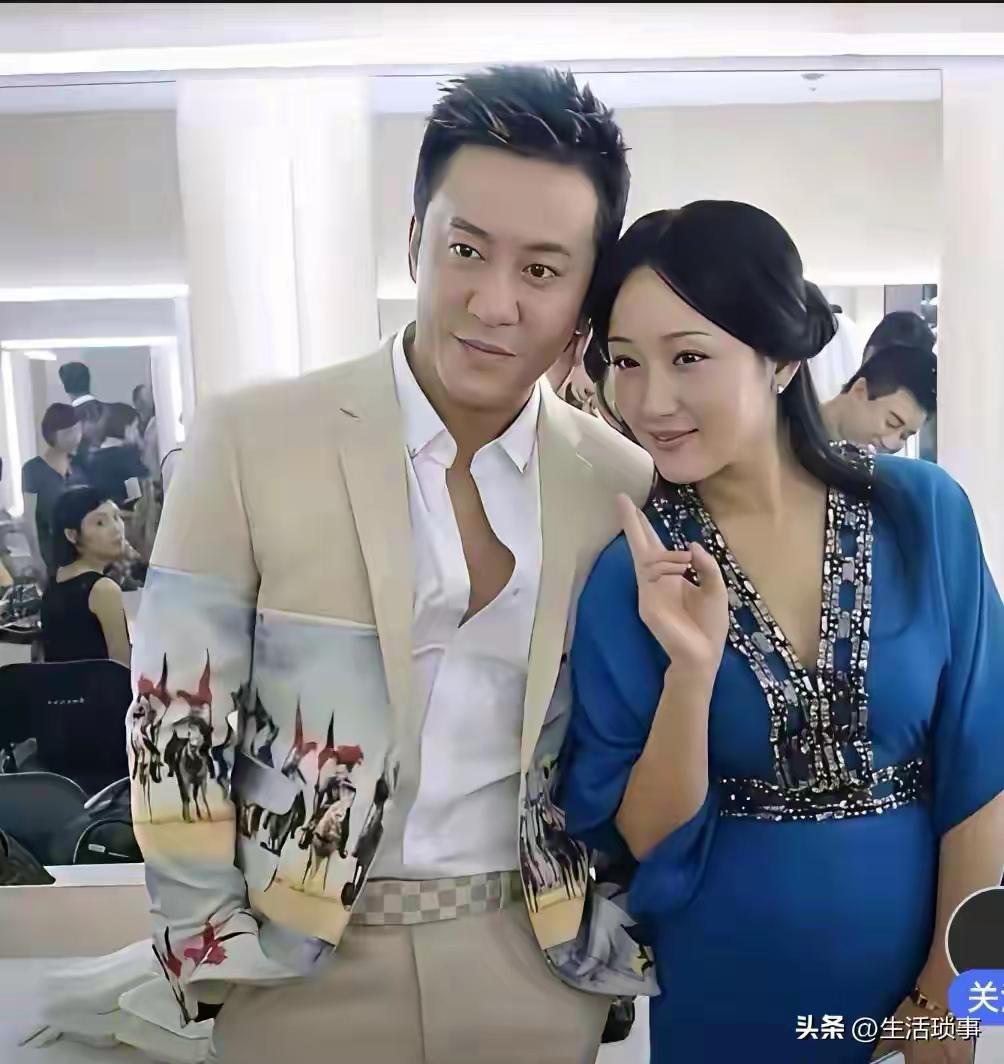 毛宁
杨钰莹
2022年
留影