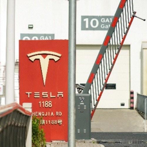 7761元就起诉！特斯拉硬刚无忧传媒，一个电话的事至于吗？
 
咱说最近商界最让