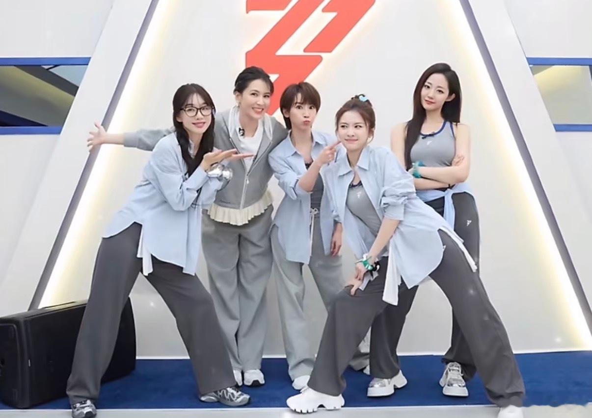 谢楠说要做张慧雯的严厉导演 谁懂啊！谢楠对张慧雯的偏爱全藏在细节里！懂她的敏感也