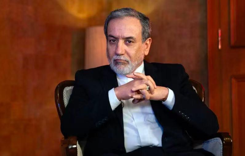 偷鸡不成蚀把米！伊朗外长一句话送特朗普胜利，官媒集体炮轰，海峡连夜“封回”

就