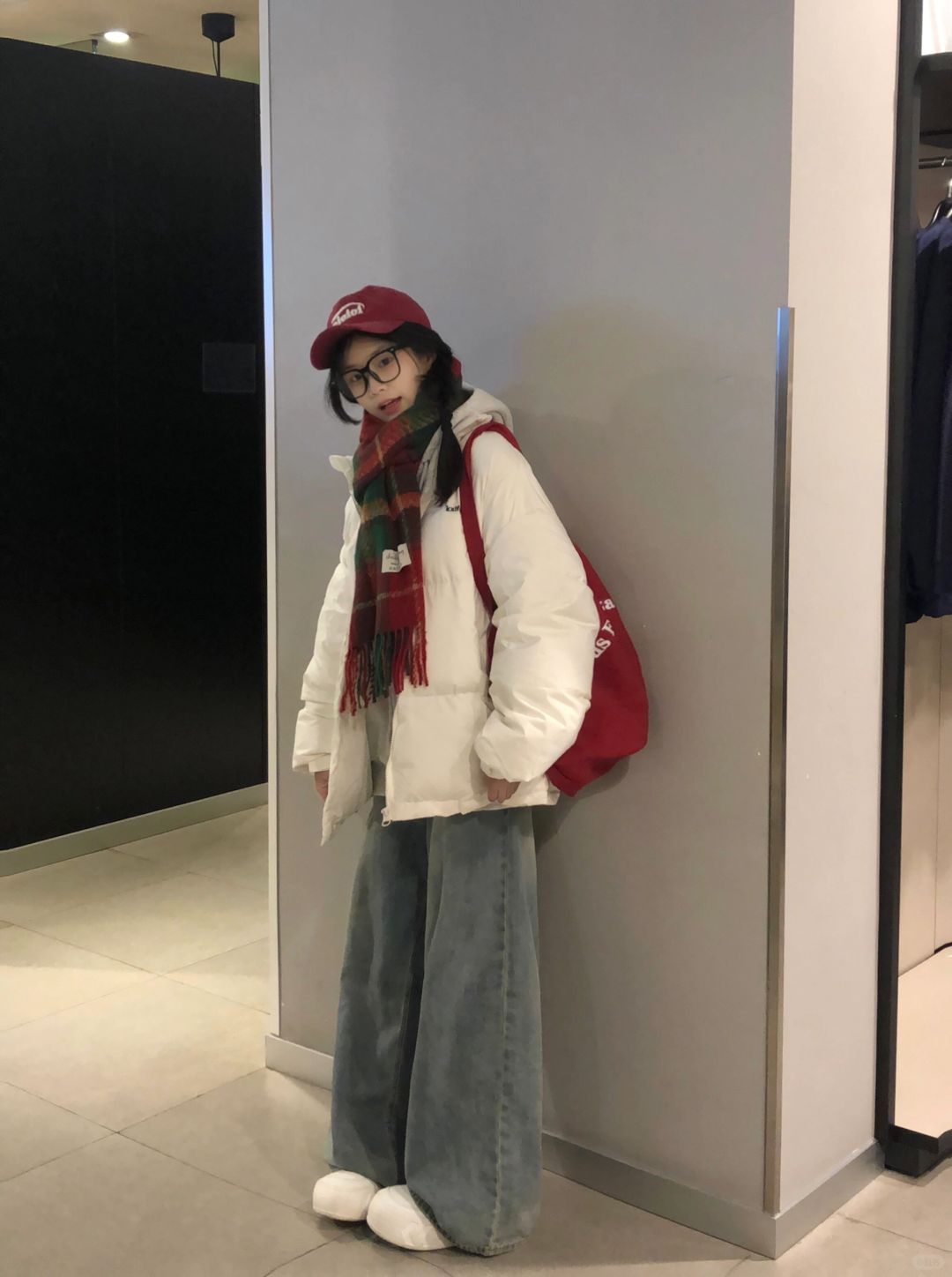 白色羽绒服➕灰色卫衣好好看！🔒住啦！！！