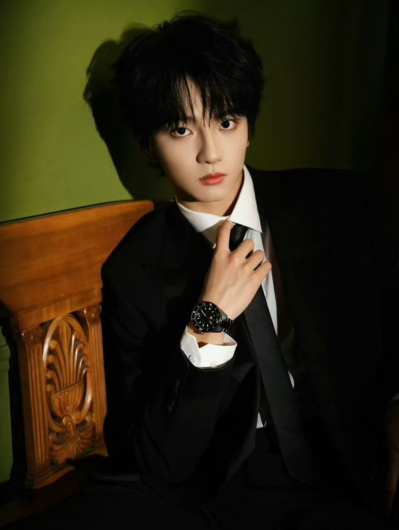 穆祉丞首个个人商务代言穆祉丞X欧莱雅 即将开启预热品牌直接跳过挚友、品牌大使的初