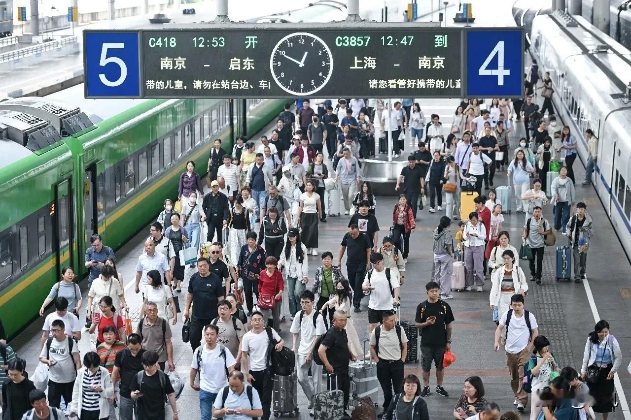 7月1日，为期62天的2026年全国铁路暑期运输正式启动。