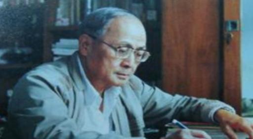 1988年，潜伏于台湾42年的中共地下工作者，以伪造身份返回内地。回到家，他才发