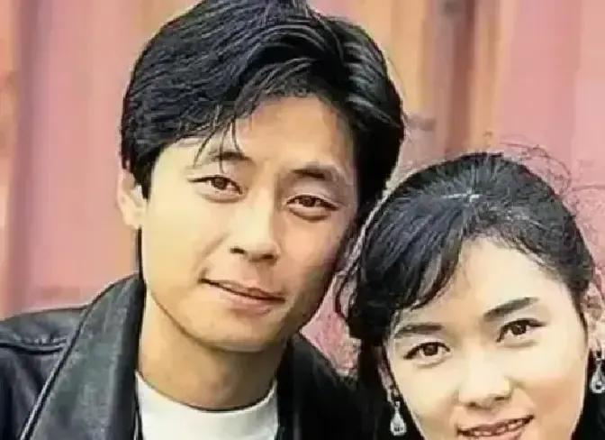 王杰当年红到出租车里都在放他的歌，却自己作死把爱情当考试，让女友买单、借钱做专辑