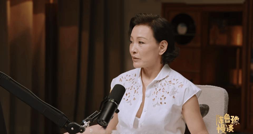 陈冲说婚后会又一次爱上对方陈冲认同婚姻有赌的成分丈夫在她外出工作时细心牵挂，无条
