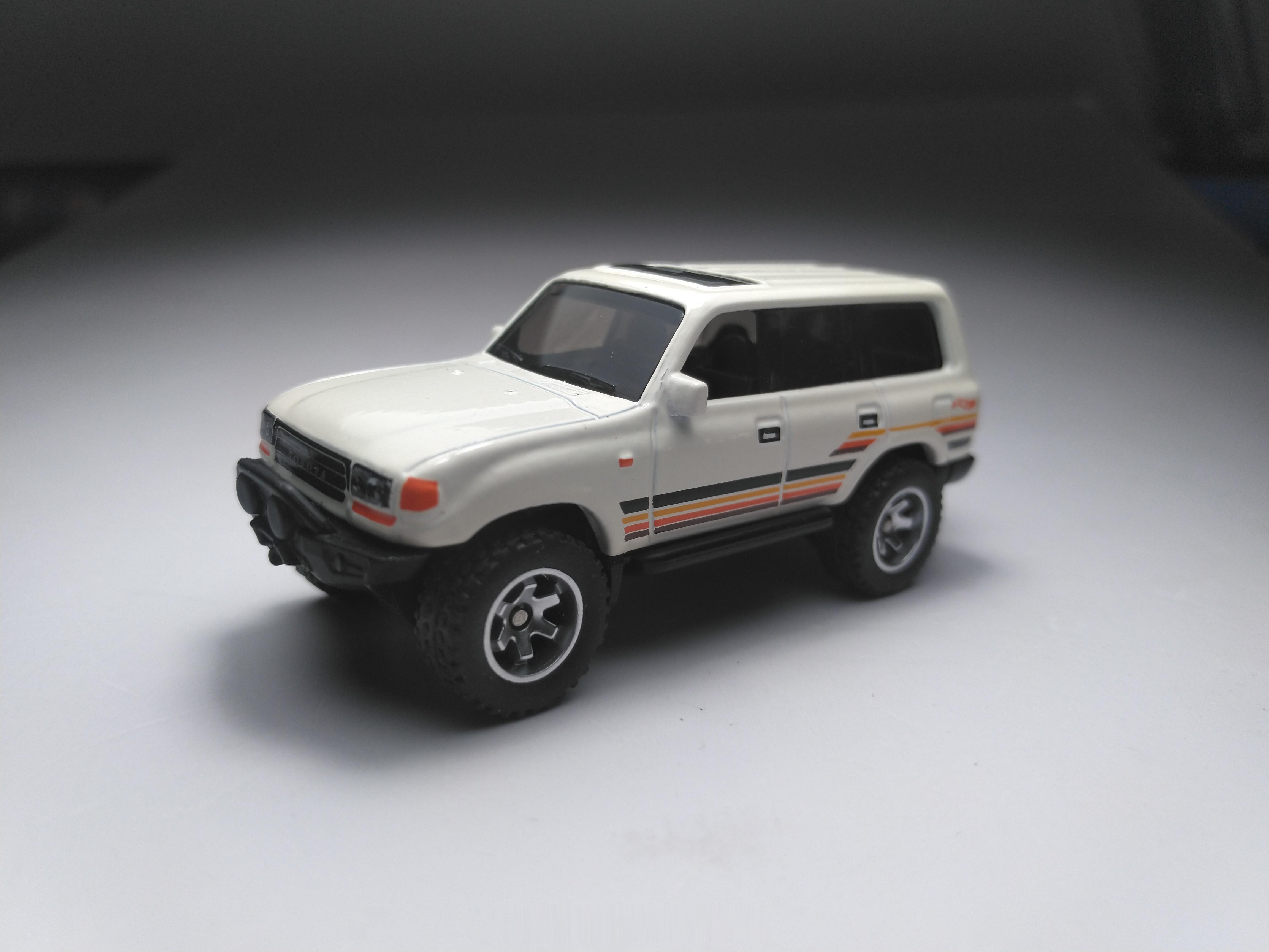风火轮hotwheels丰田陆巡lc80 实在不喜欢越野套装里绿色赛车涂装的版本