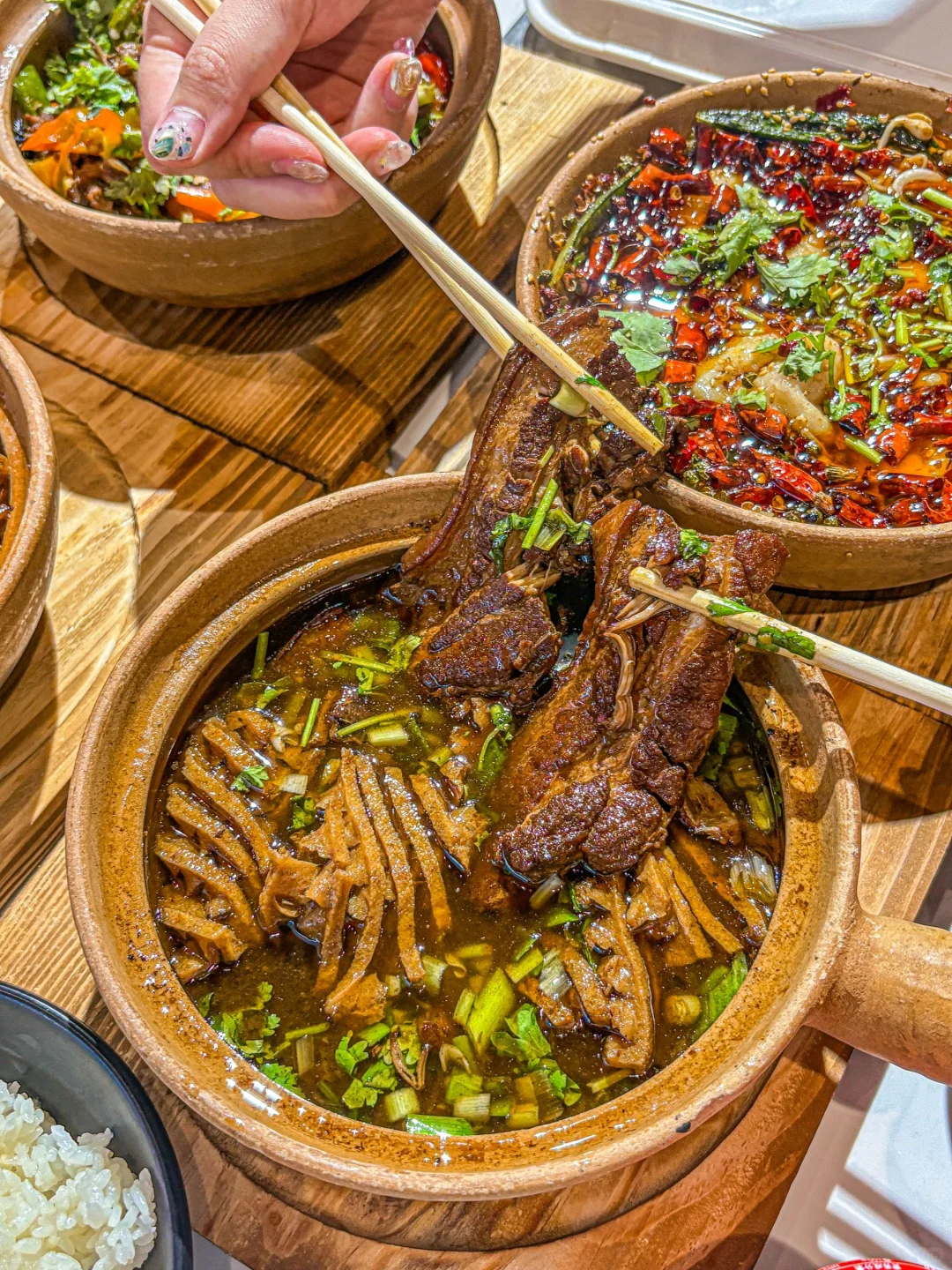 这家砂锅店尊滴不需要营销 ！人均30吃到饱！