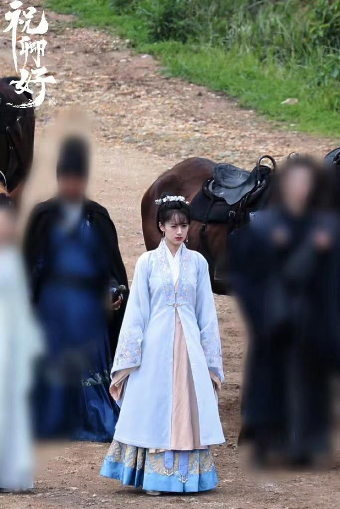 袁冰妍我们一直都在yby袁冰妍平安喜乐我不是因为追星，而失去了我自己的人生，而是