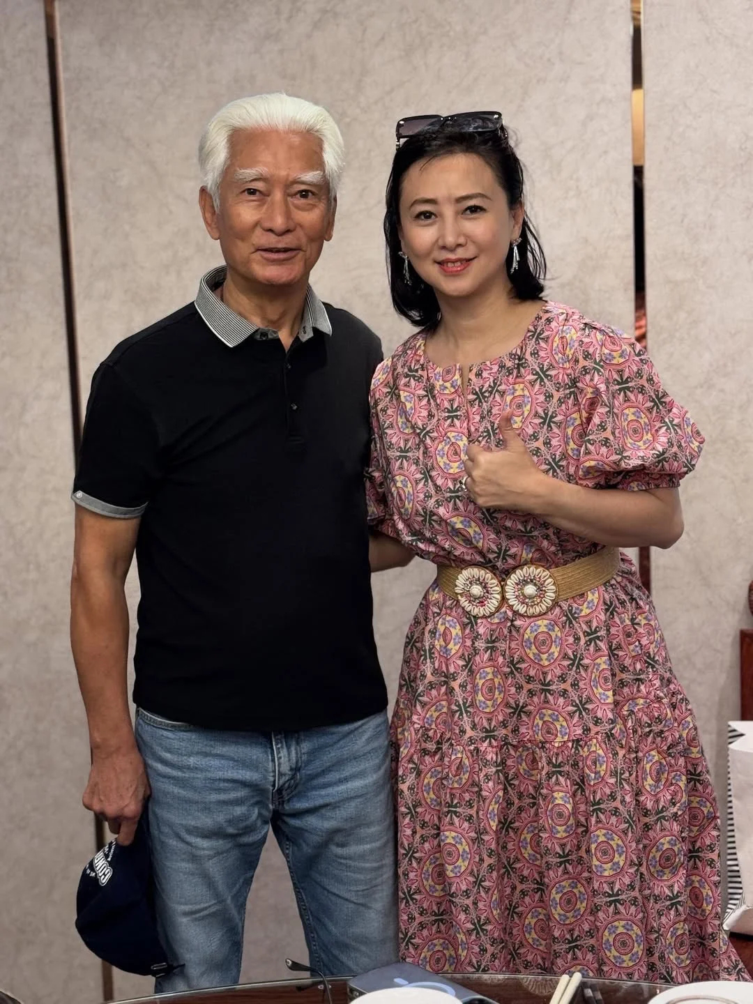 高雄、汪曼玲等好友为翁虹庆祝57岁生日 ​​​