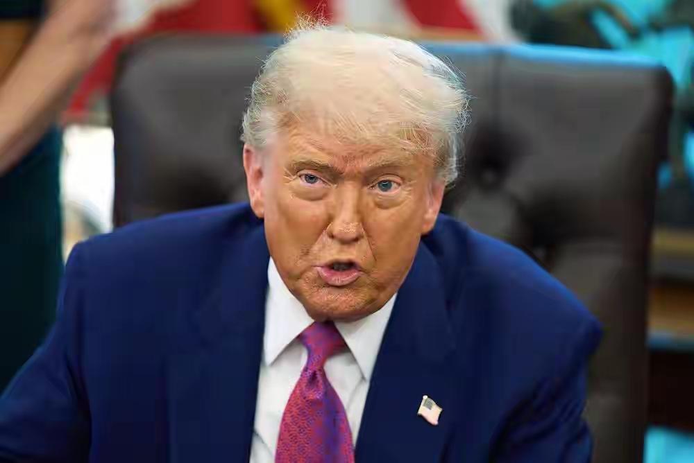 特朗普再次提到稀土问题，声称中国不交出来就加税200%，随后又释放了访华信号。而