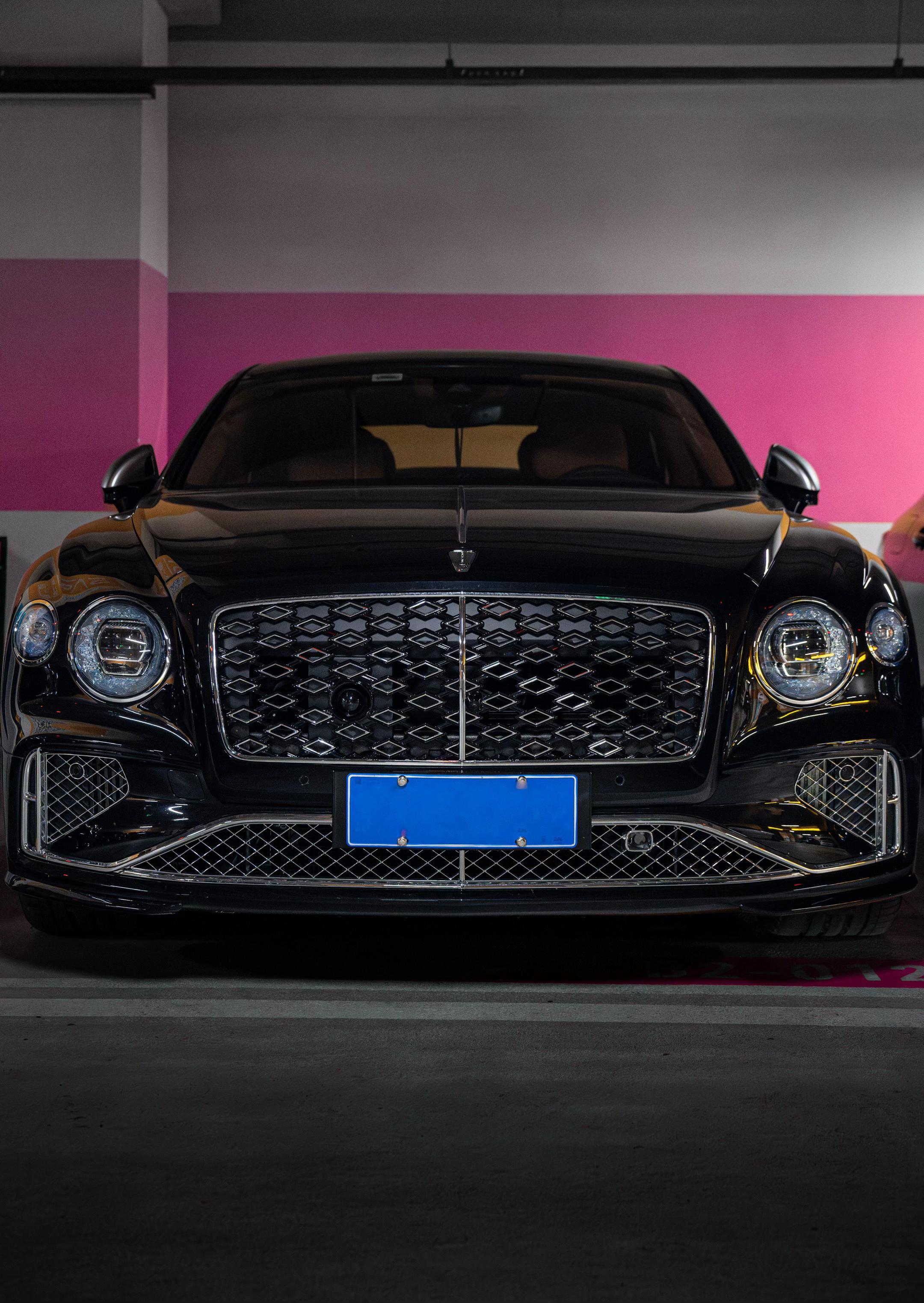 不是生活不如意 而是你没开BENTLEY.