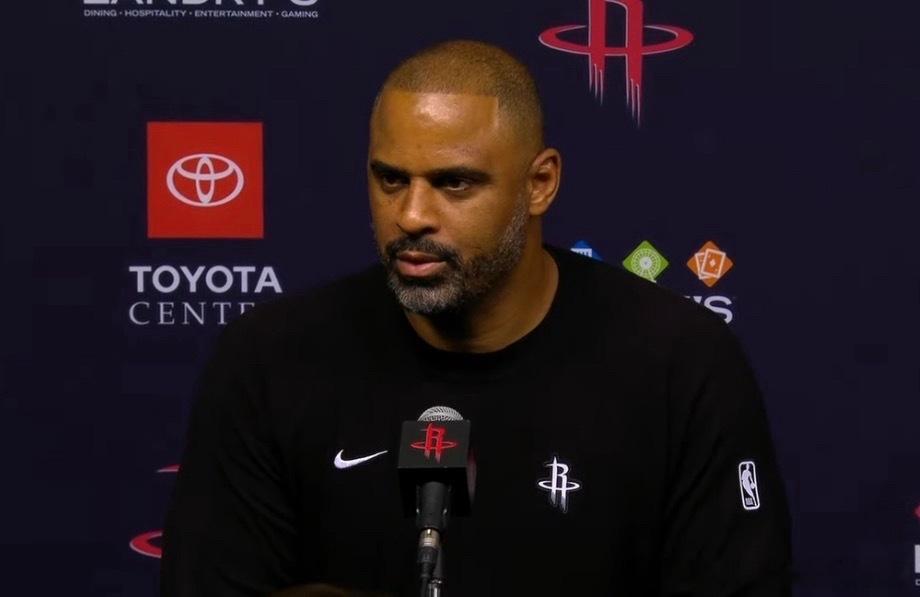 火箭主帅乌度卡接受媒体采访：“能把独行侠的得分限制在102分，而且这场球打得相当