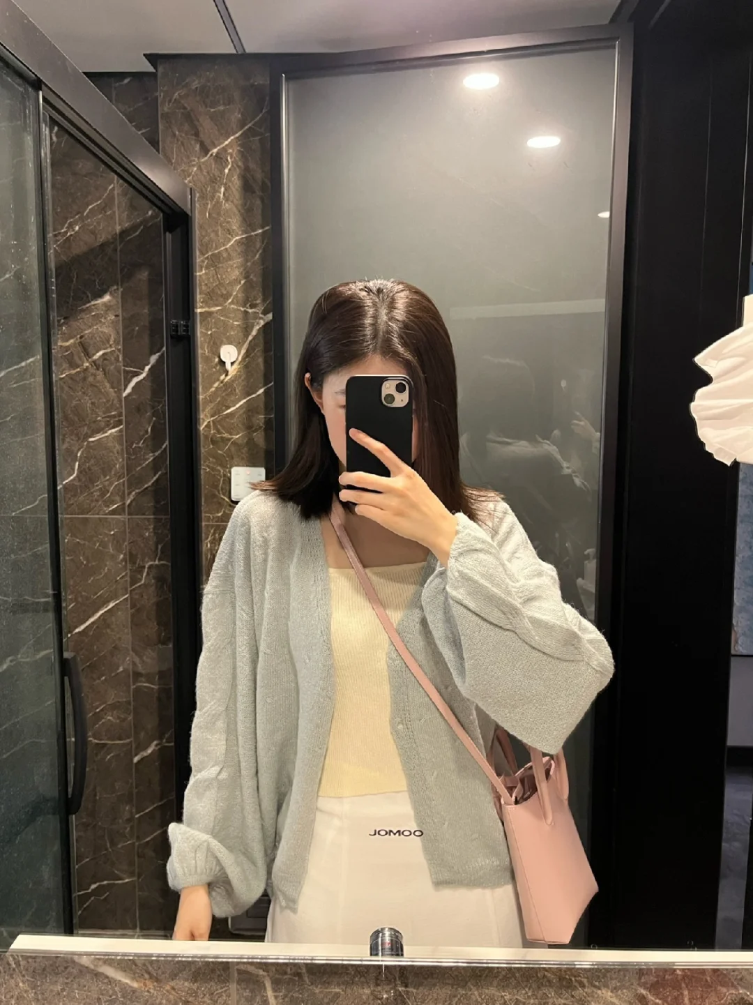 很适合开春的蓝色开衫