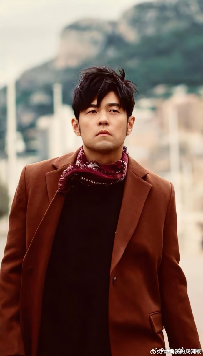 周杰伦新歌全版本预测全网都在玩《太阳之子》预测，网友自制版本多到离谱，从抒情到摇