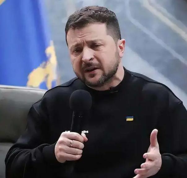 世界上没有任何人有资格去嘲讽泽连斯基。乌克兰与俄罗斯相差数十倍，但他依然带着乌克