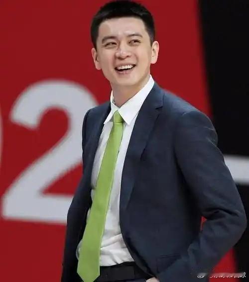 杨毅辟谣杨鸣800万出任北控队主教练

北控队绝对是本赛季最让人失望的球队，他们