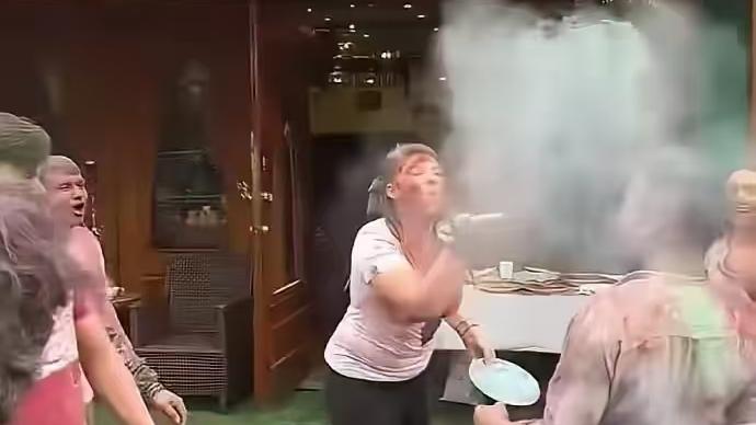 南京终于对印度人出手了！
干的漂亮，
不管谁来中国，
都要遵守中国的法律，
否则
