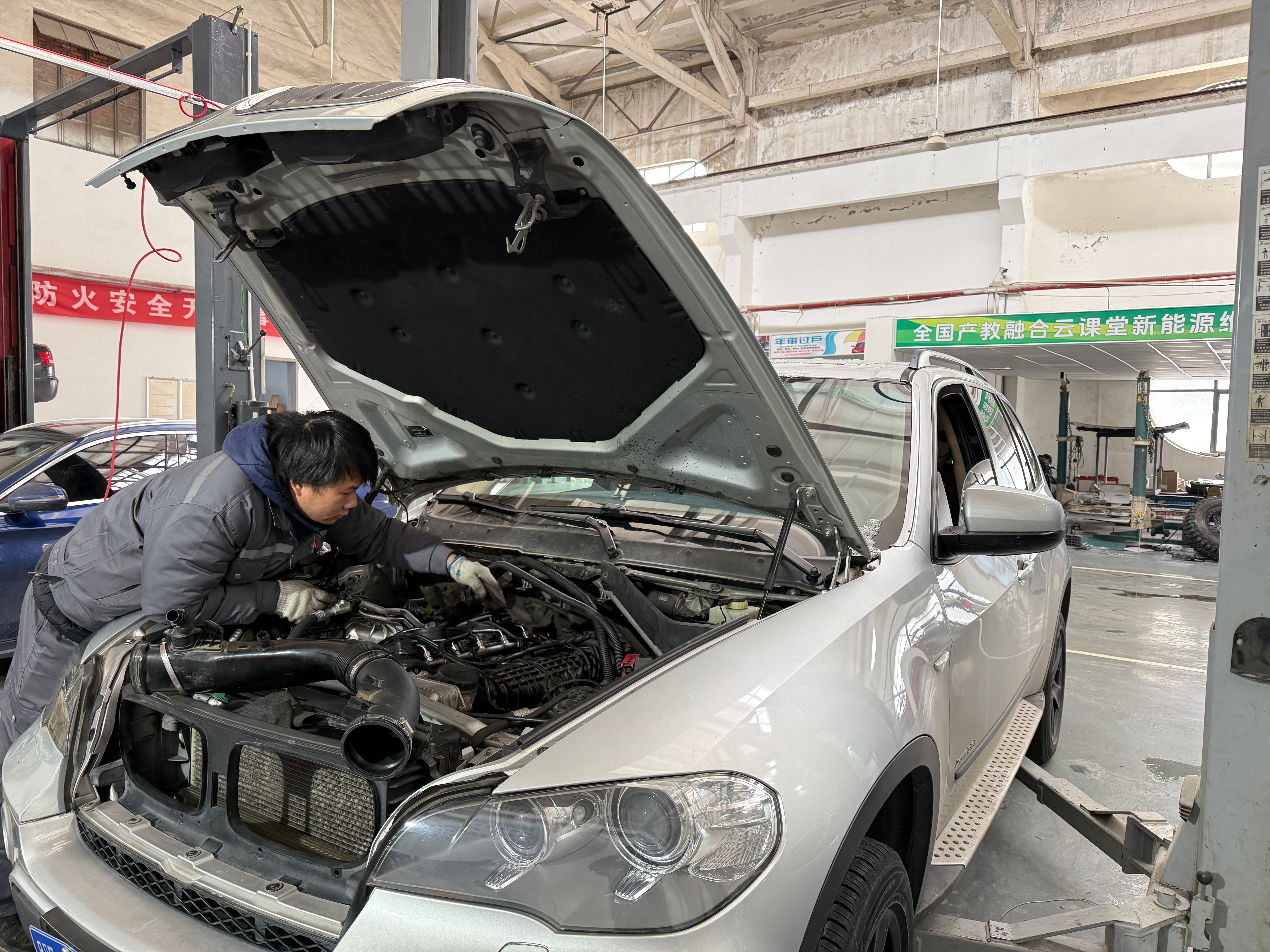 感谢大家关心，大展厅虽然关了一个！但是主业会一直做下去，并且做精做专！我很少发店