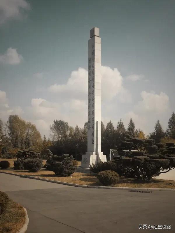 抗美援朝是中华民族的丰碑，绝对不能忘记。曾经教材去掉相关文章，这简直是自毁民族魂