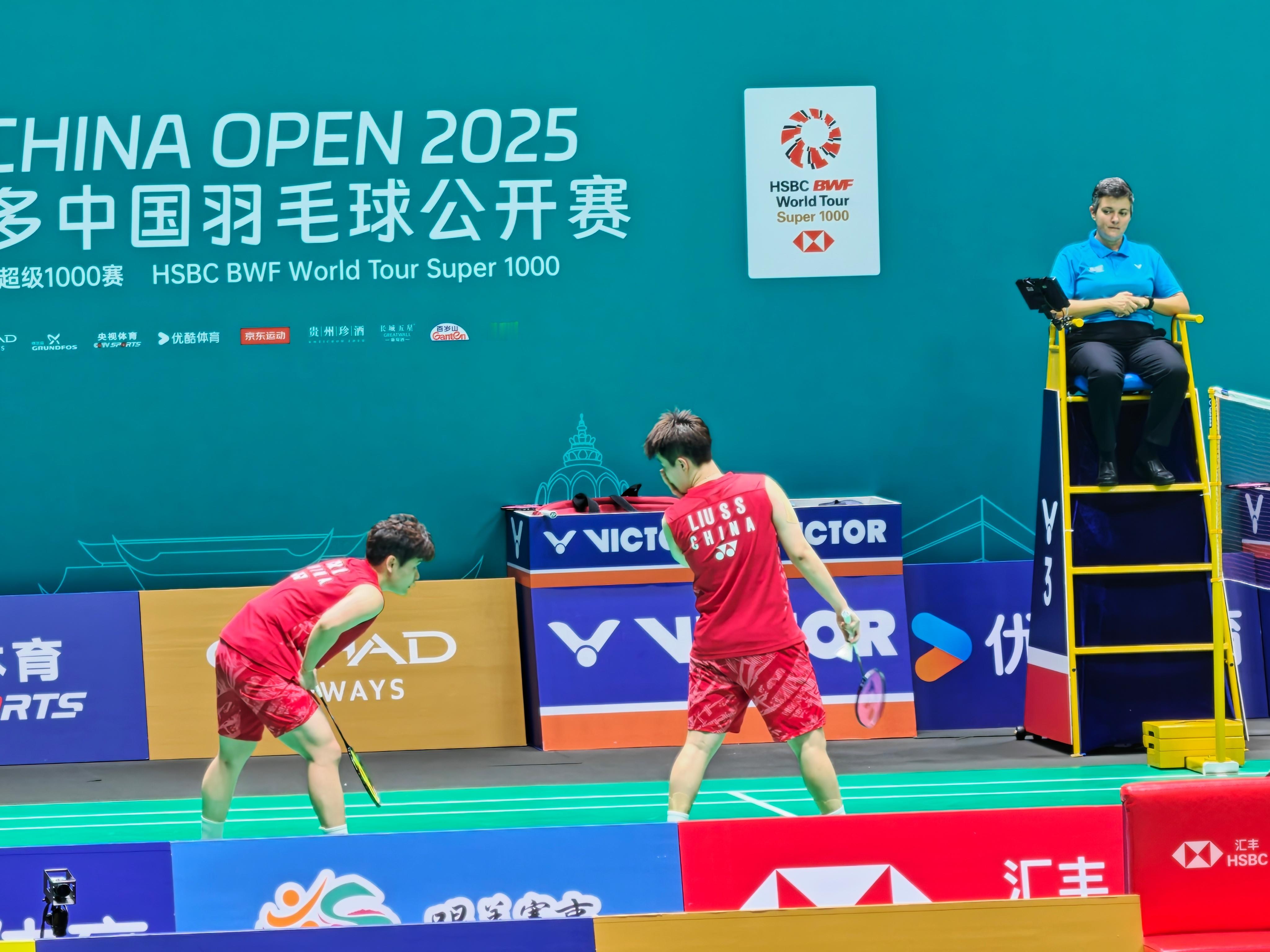 中国赛圣坛组合晋级4强刘圣书/谭宁🇨🇳 21-13、17-21、21-16 