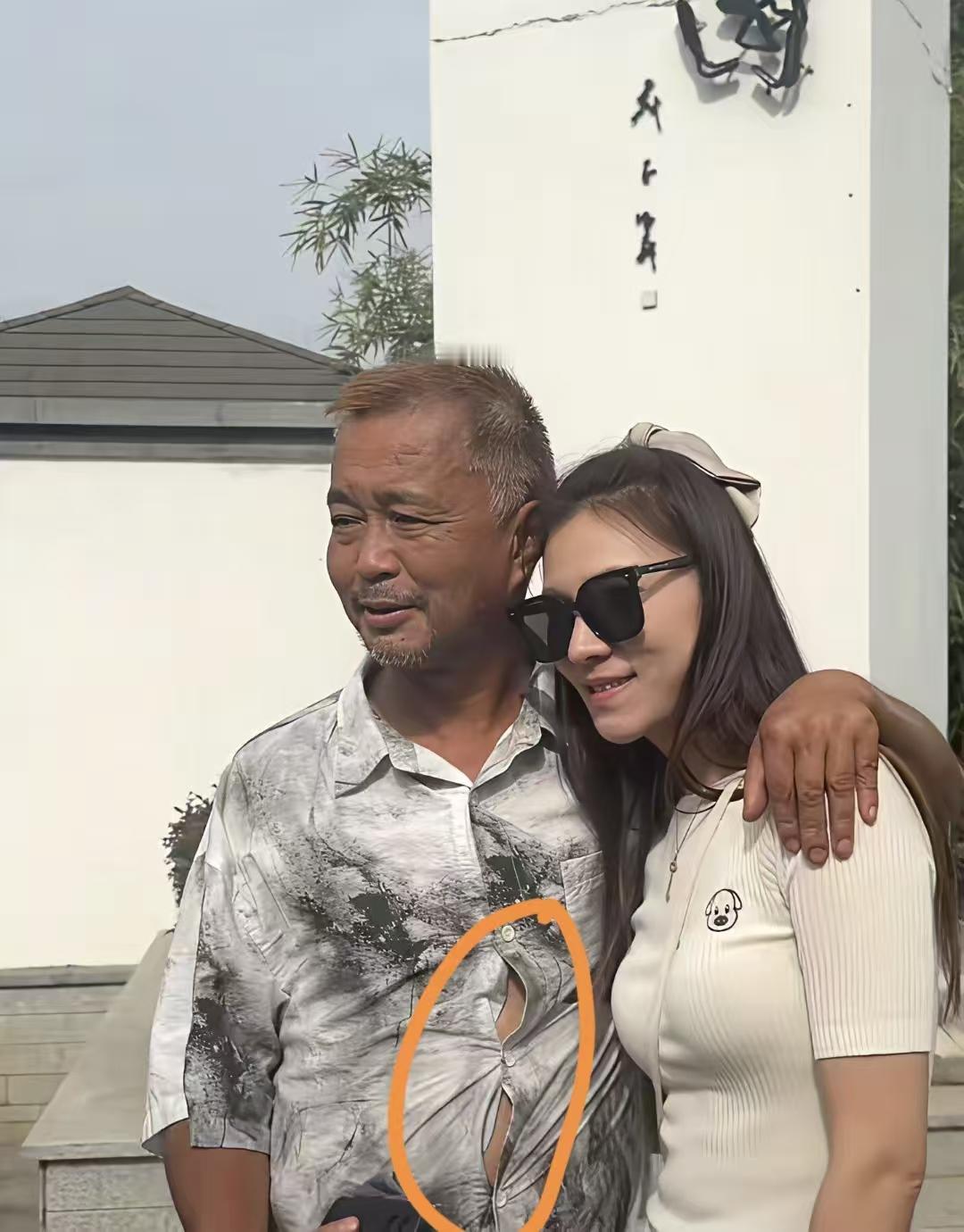 我一直以为58岁的流浪汉找不到对象了

尤其是像沈巍这样成天流浪的，

万万没有