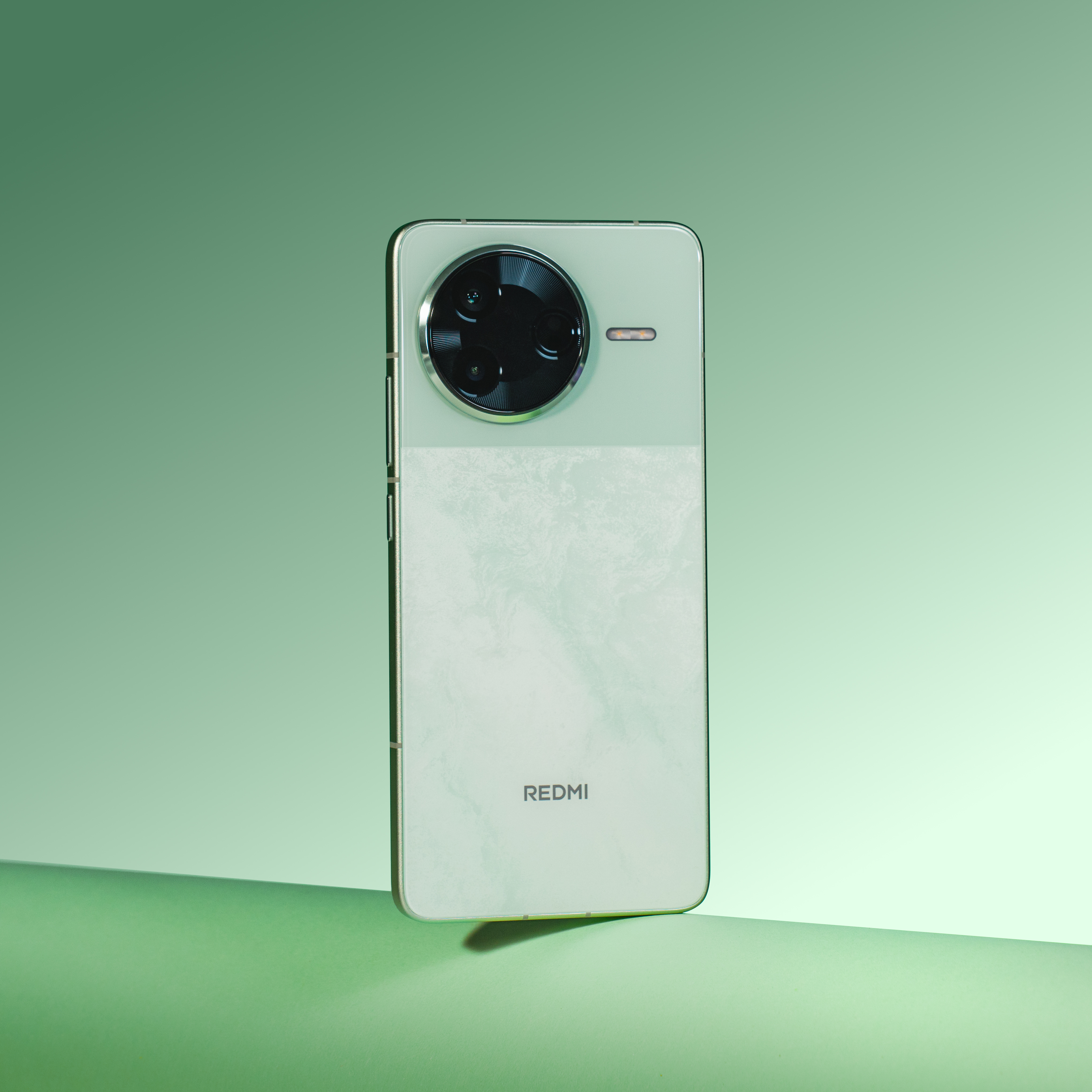 浅吹一下[亲亲]K80「标准版」的同档优势：小米15 Pro旗舰同规格2K大满贯
