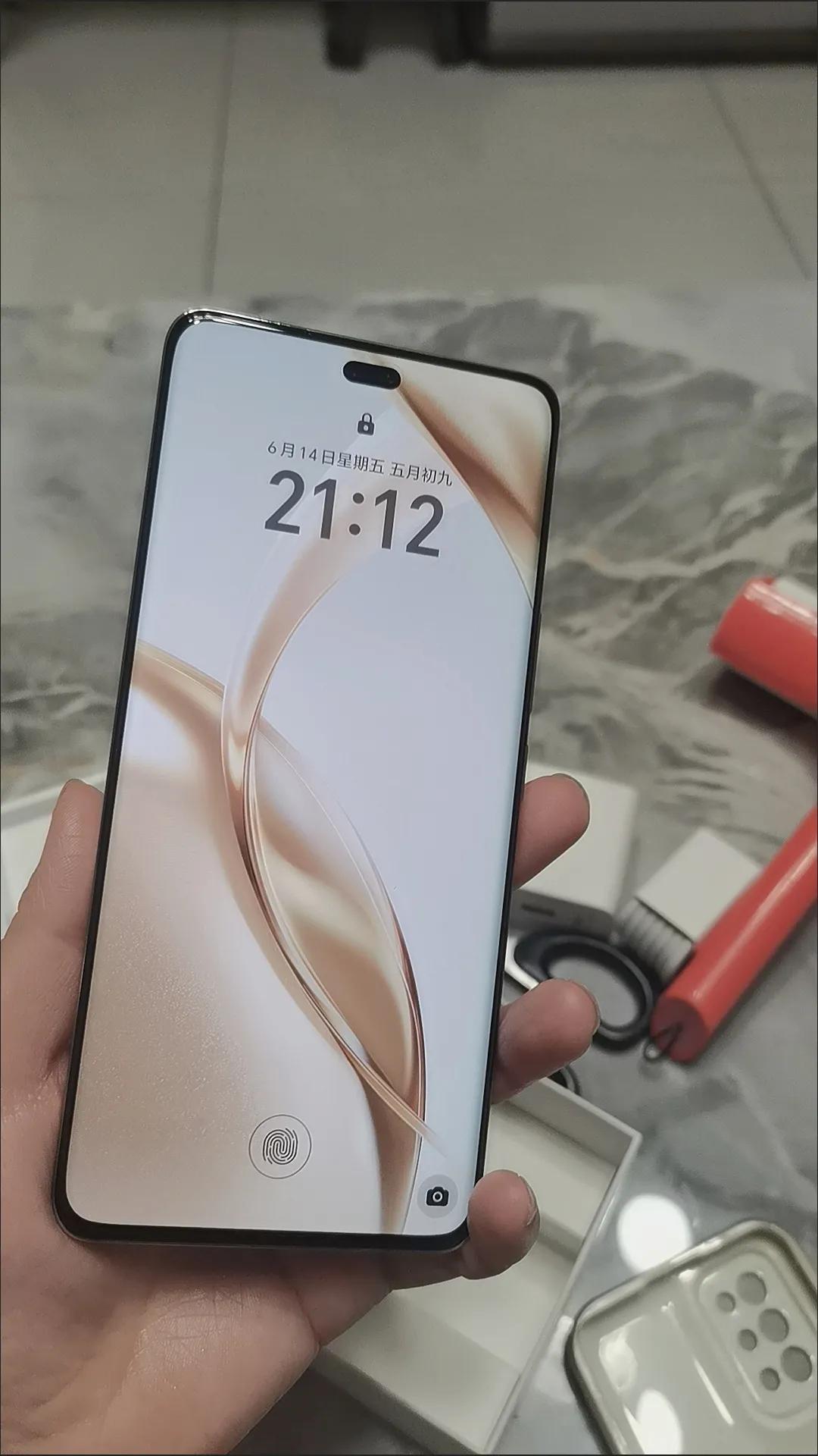 618要换机，很多人不知道在荣耀200和Pro之间怎么选择，看我来给你分析。

