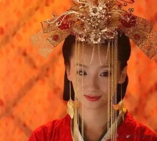 楚汉争霸，刘邦与项羽打的热火朝天不分胜负，周围的诸侯国都在观望，不下场。刘邦贼，