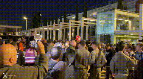 以色列爆发史上最大规模反战抗议

今天，以色列迎来了迄今为止规模最为庞大的反战抗