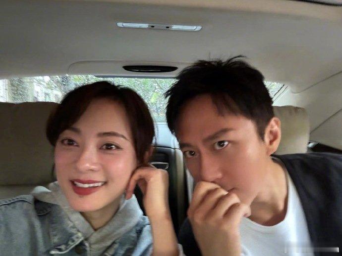 邓超发文庆祝与孙俪结婚14周年，称孙俪是忍耐性最强的女人。6月7日，邓超晒照纪念