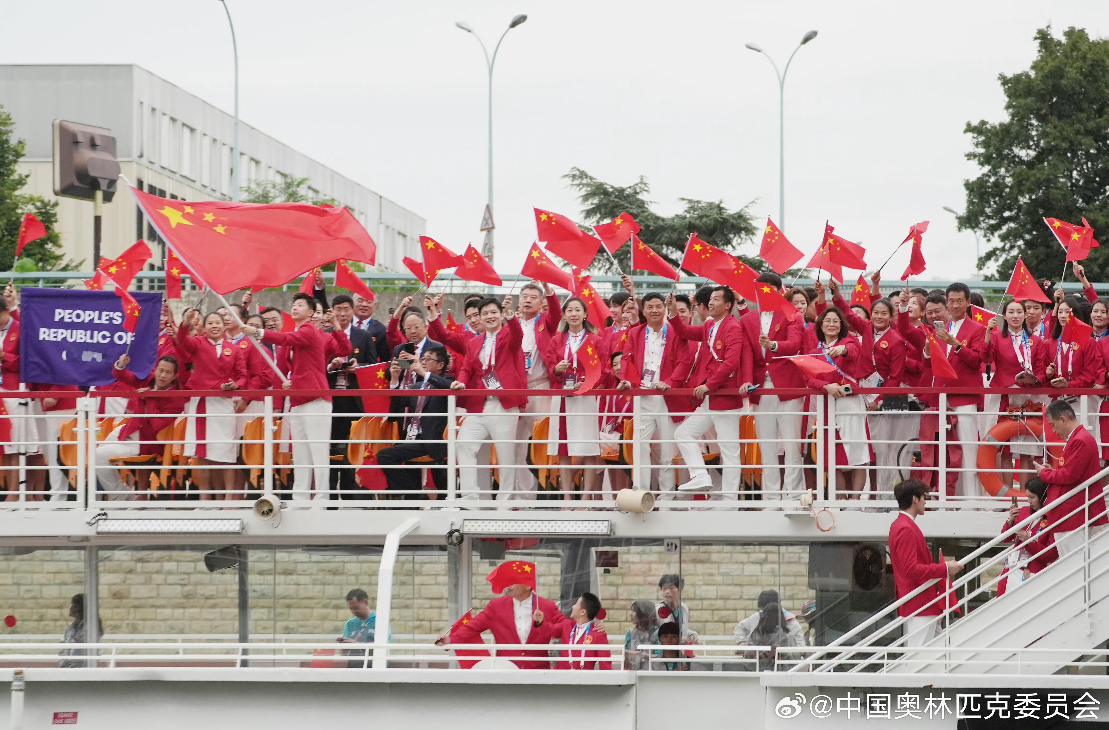 说句心里话 一眼就能看到樊振东画面中心