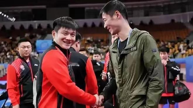 樊振东加盟萨尔布吕肯俱乐部，应该是去盯着莫雷加德的。近距离研究他。为三年后的洛杉