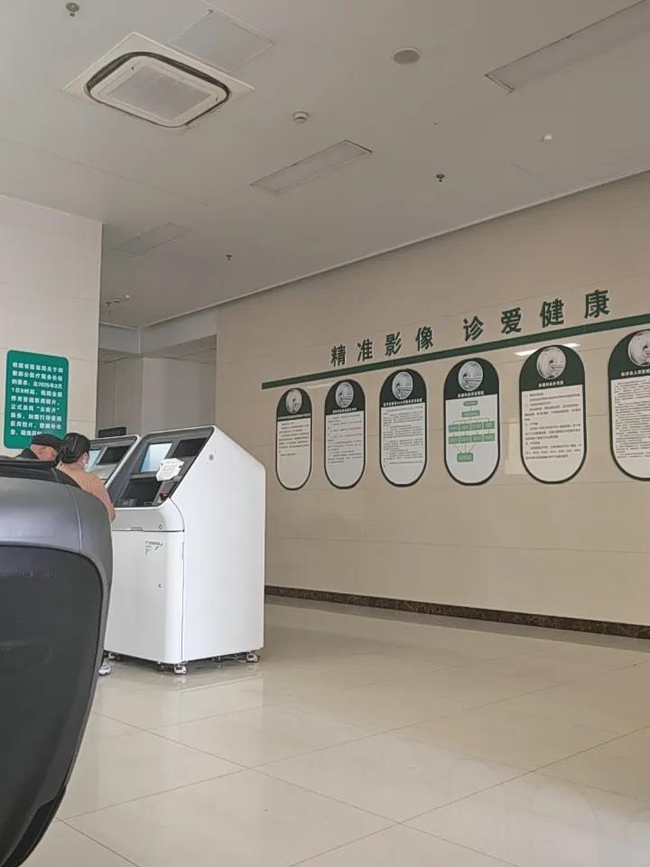 珍惜眼前人吧！
你永远不知道明天和意外哪个先来。
不要总以为来日方长，
却忘了世