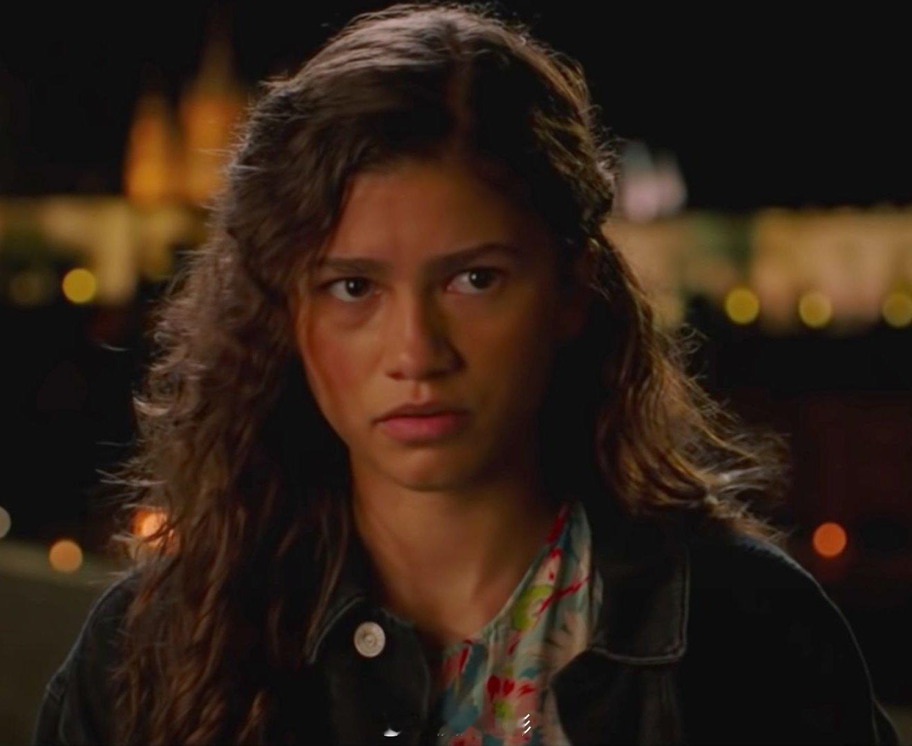 【传闻】传闻MJ将在《蜘蛛侠：崭新日》中与哈利·奥斯本发展出一段恋情。据来自Da