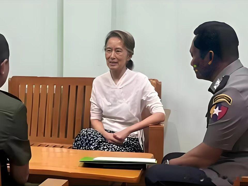 今天传来缅甸总统府发言人向外界披露了昂山素季相关情况的最新消息。据缅甸媒体202