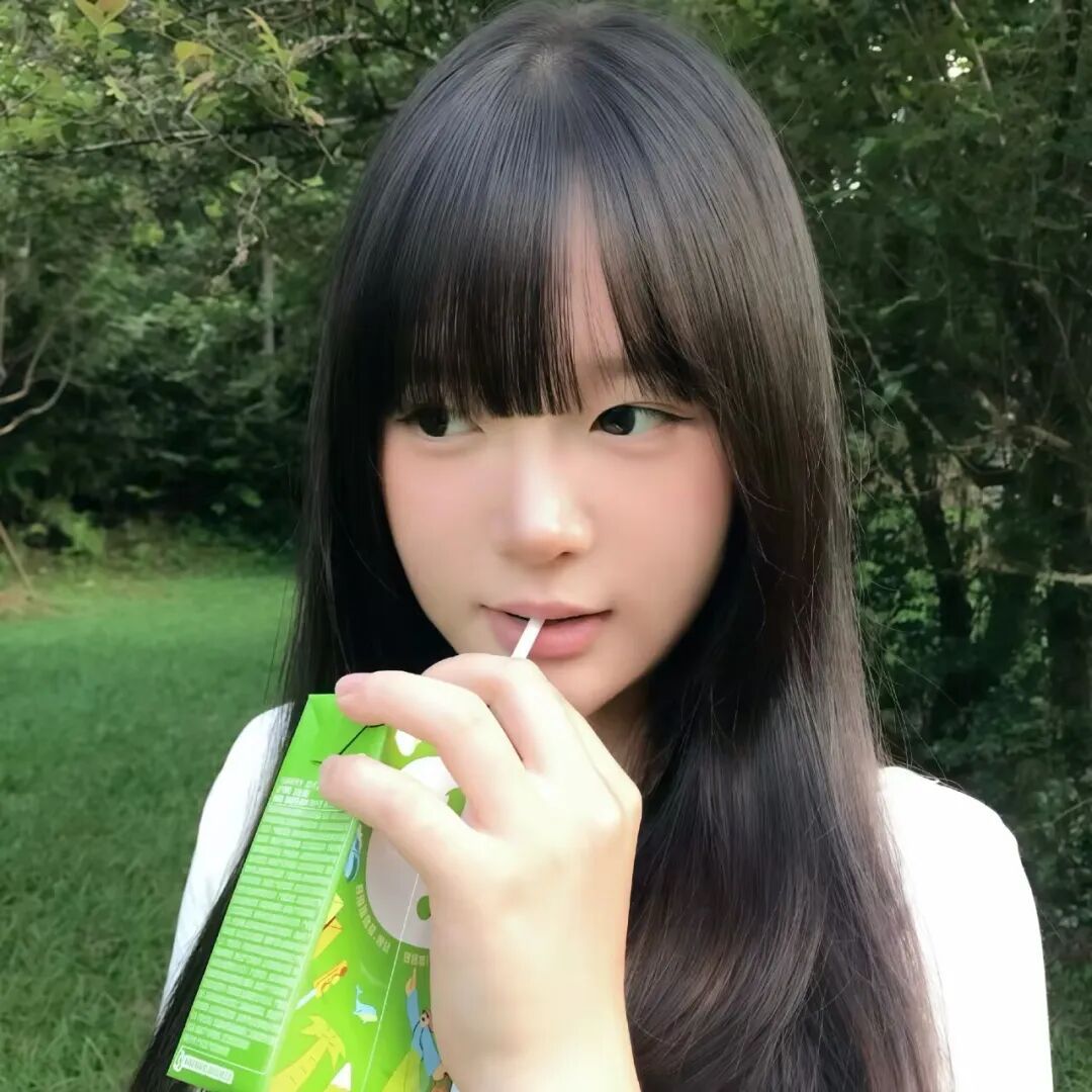 𝑾𝒆𝑪𝒉𝒂𝒕｜氛围感｜女生头像｜ins风｜无水印｜高质量头像｜清冷风