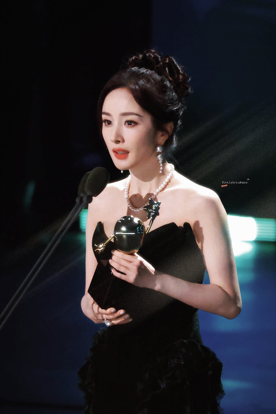 杨幂杨幂 ym杨幂哈尔滨一九四四 ym杨幂没有一顿火锅解决不了的事“如果思念有声