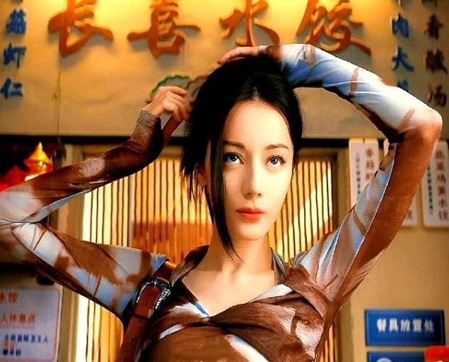 迪丽热巴《枭起青壤》定档22日！

尾鱼的本子这些年播了不少，但真正能打的只有《