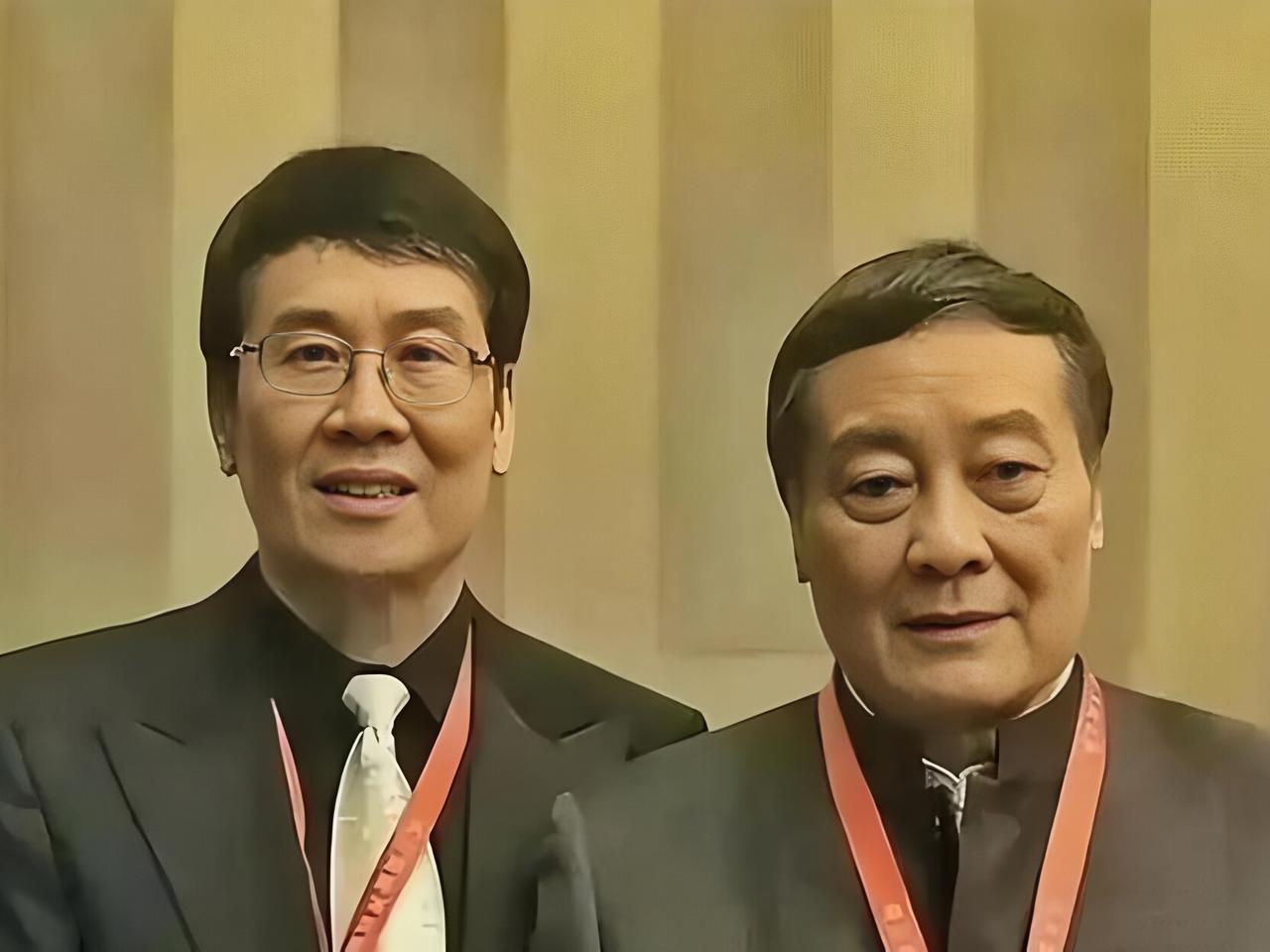 宗家祖坟上的棺材板都压不住了，宗馥莉遇到危机，自己的叔叔落井下石。
好歹宗家祖上
