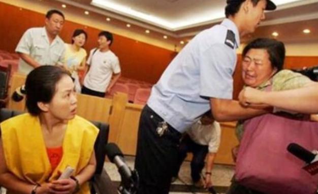 “大不了以命抵命！”2006年北京，一6岁儿童被13岁男孩活活掐死。事后因为凶手