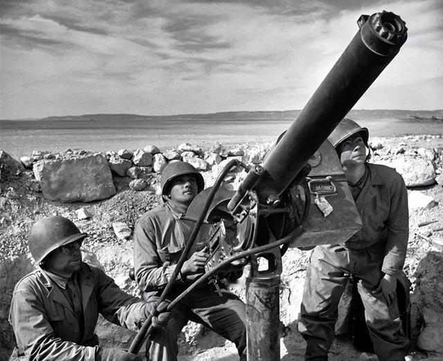 别说105炮了，就是12.7毫米重机枪都能打的鬼子修不动炮楼。新四军曾经捡到过一