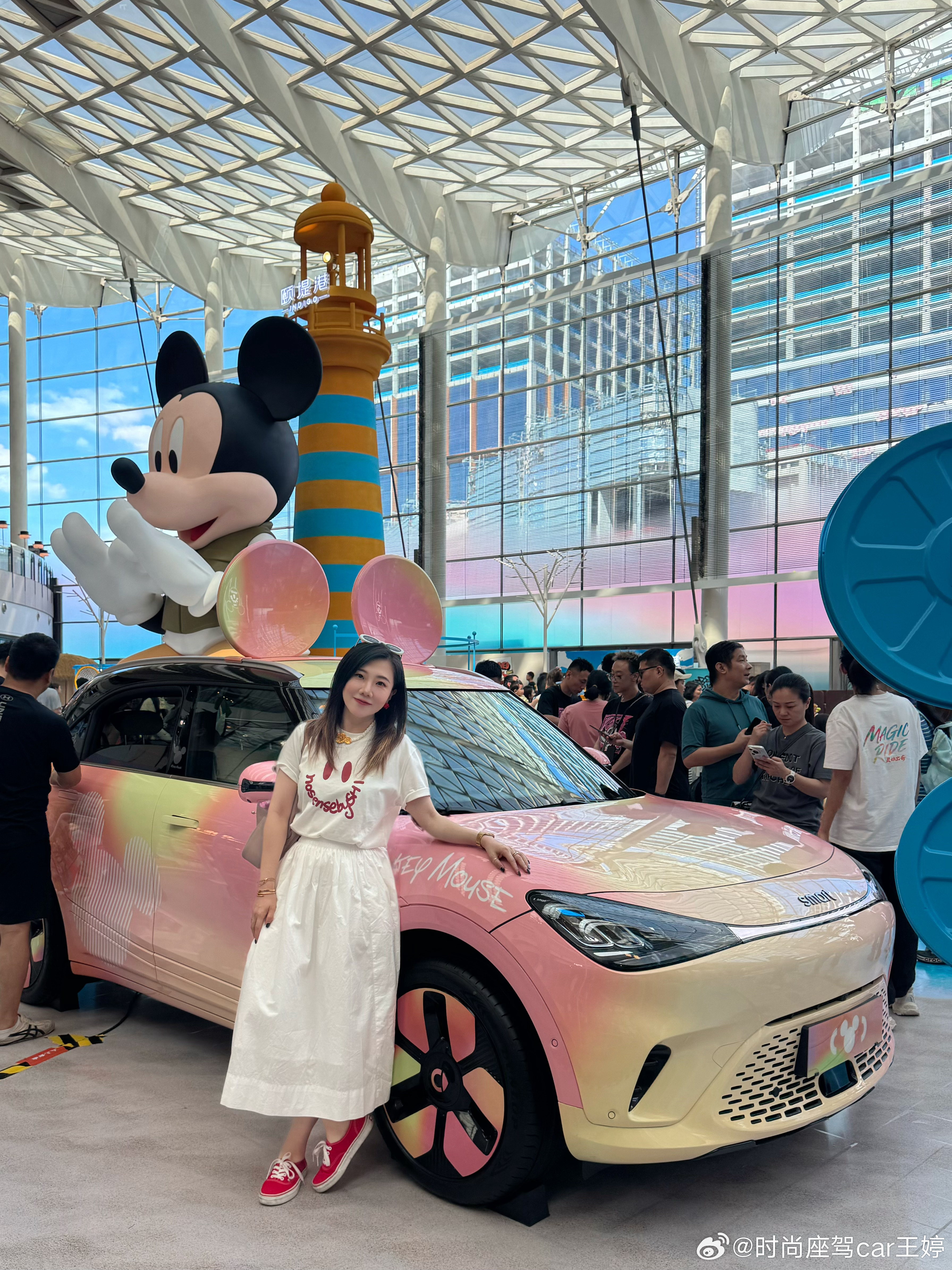 来颐堤港打卡，只可惜张园展的那台银色金属色的艺术车没能来北京，超喜欢那台的打卡9